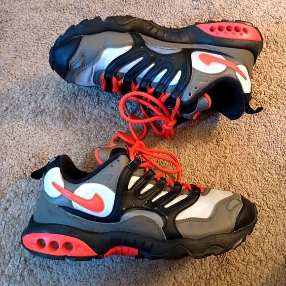 NIKE AIR TERRA HUMARA '18 ACG OLIVE GREY GREEN ORANGE BLACK WHITE AO1545-003 MEN - Picture 1 of 6